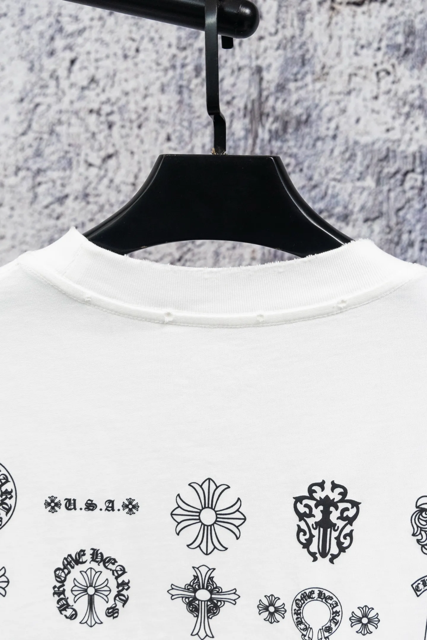 100 Chrome Hearts 26ss New Arrival logo T Quality ！ ， ； 、 、 Classic ， ， 。 ， Breathable ， Retro 。 ， 、 ， 、 、 hold ， ， 。 ：Black White Size：S—XL